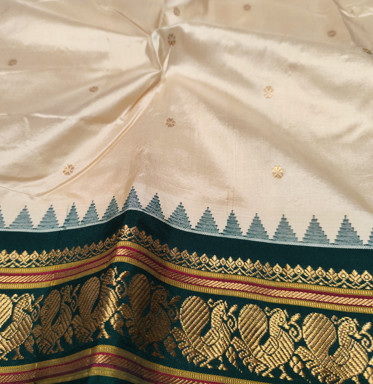Kadial Silk Saree | Off White & Green